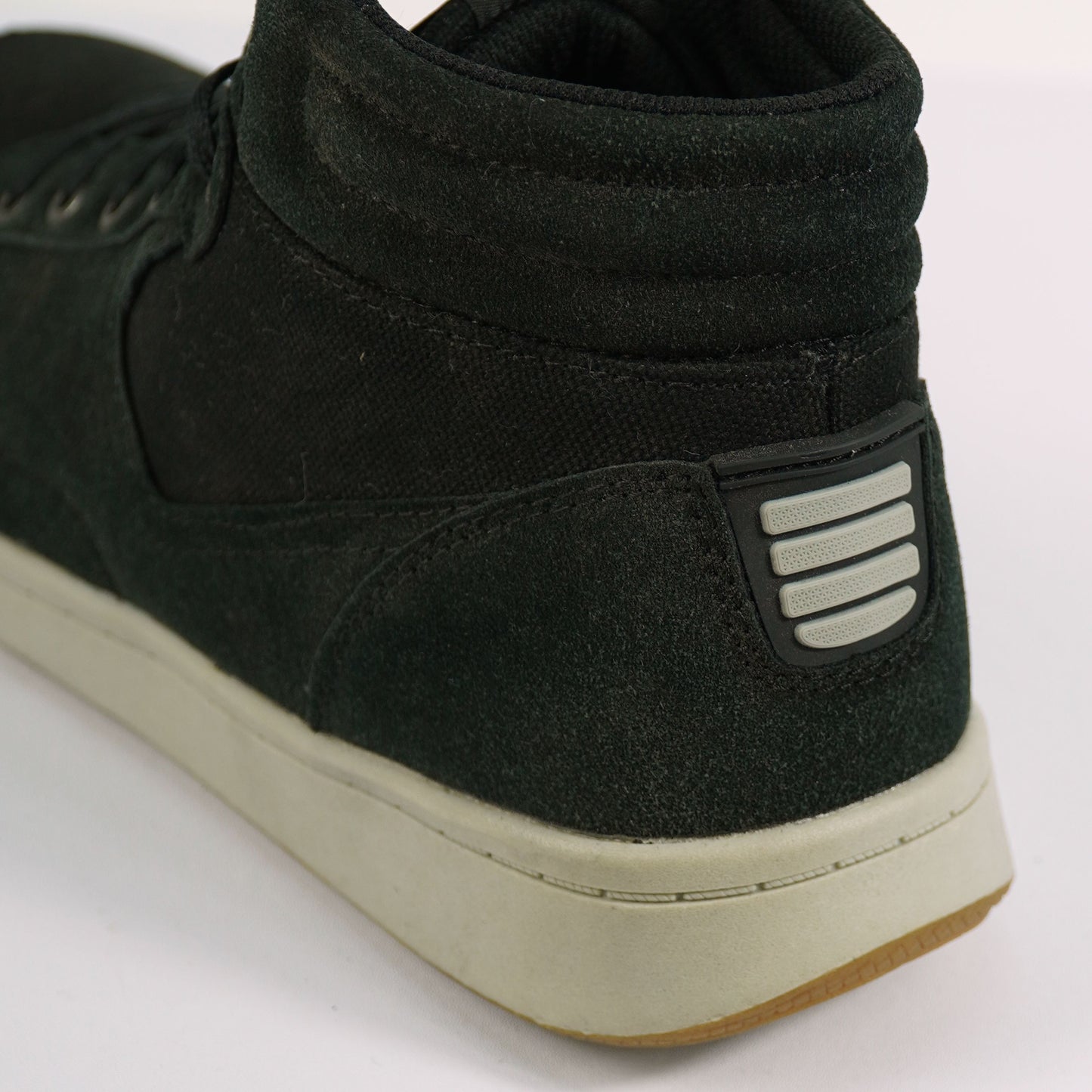 CAMVAVSR Men's Basketball Shoes Sneakers